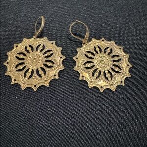 Elegant Gold Filigree Earrings